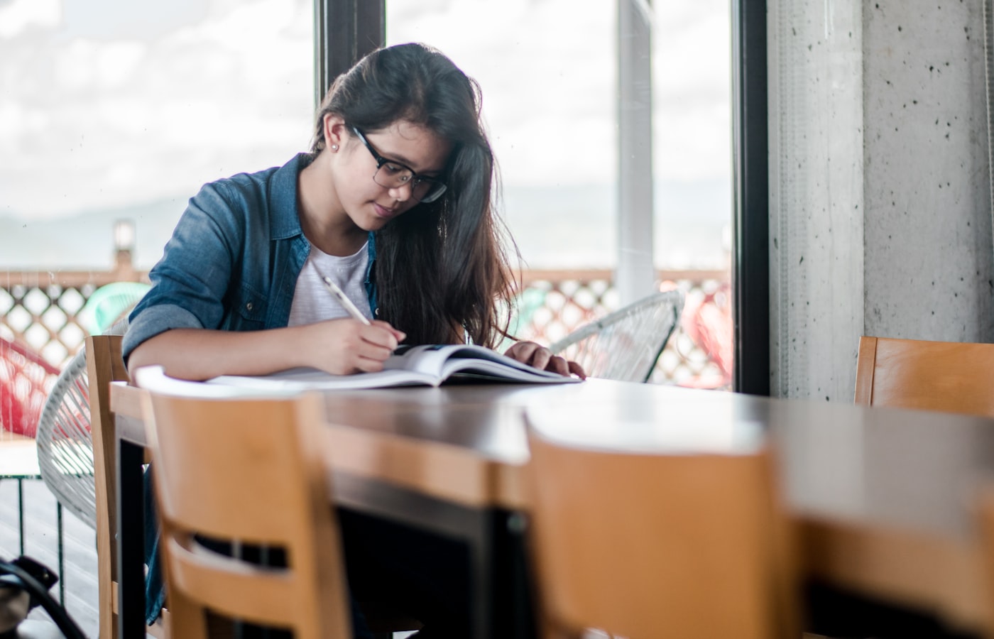 一人で黙々と学習を進める様子